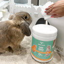 lingettes désinfectantes de la marque Kavee utilisées pour nettoyer le château en bois d'un lapin.