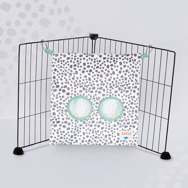 haybag motif dalmatien de la marque kavee attaché a 2 grilles noirs