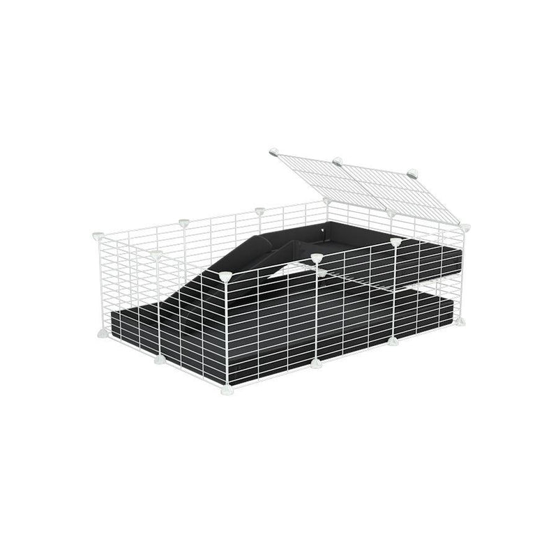 une cavy cage 3x2 pour cochons d'inde avec une rampe un loft un coroplast noir et grilles blanches fines de kavee