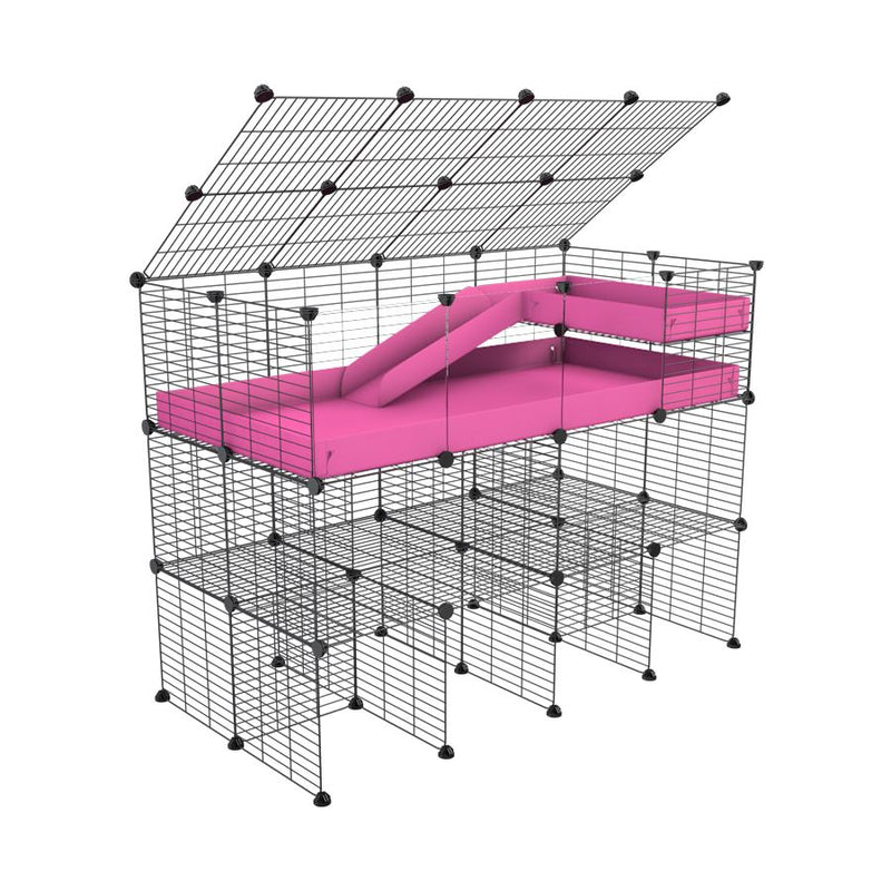 une cavy cage 4x2 pour cochons d'inde avec panneaux transparents en plexiglass avec double rehausseur couvercle loft rampe coroplast rose et grilles fines de kavee