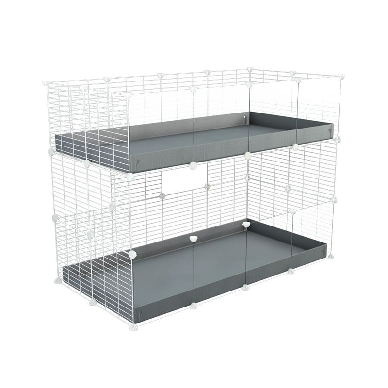 Une kavee cage double deux etages 4x2 avec panneaux transparents en plexiglass  pour cochons d'inde avec coroplast gris et grilles blanches avec barreaux etroits