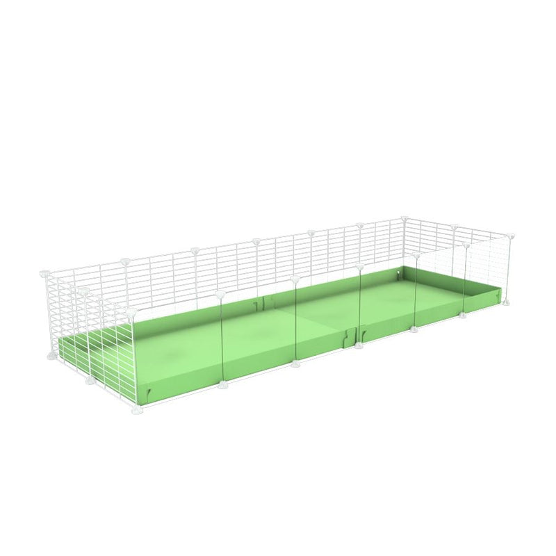 une cavy cage 6x2 avec panneaux transparents en plexiglass  pour cochons d'inde avec coroplast vert pistache et grilles blanches fines avec petits trous de kavee