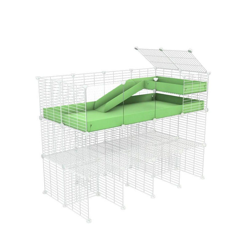 une kavee cage 4x2 pour cochons d'inde  avec panneaux transparents en plexiglass avec double rehausseur loft rampe coroplast vert pastel et grilles blanches fines