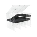 une cavy cage 3x2 avec panneaux transparents en plexiglass  pour cochons d'inde avec rehausseur couvercle loft rampe coroplast noir et grilles blanches de kavee