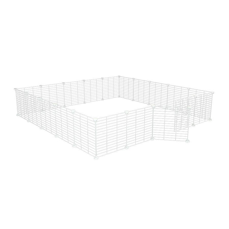 Un enclos cavy cage modulable 5x5 exterieur avec grilles blanches a petits trous pour lapins ou cochons d'inde de kavee 