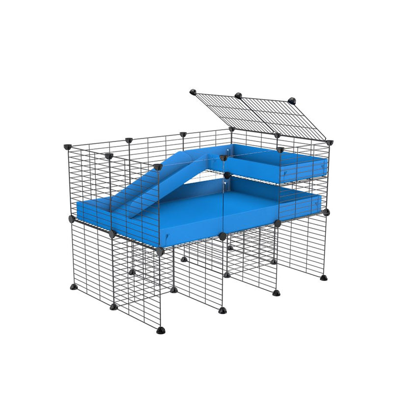 une kavee cage 3x2 pour cochons d'inde  avec panneaux transparents en plexiglass  avec rehausseur loft rampe coroplast bleu et grilles fines petits trous