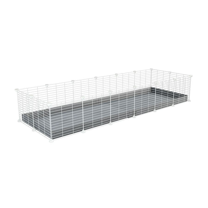 une cavy cage 6x2 pour cochons d'inde avec coroplast gris et grilles blanches fines avec petits trous de kavee