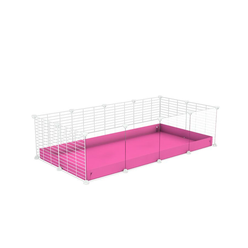 une cavy cage modulaire 4x2 pour cochons d'inde avec panneaux transparents en plexiglass avec coroplast rose et grilles blanches fines avec petits trous de kavee